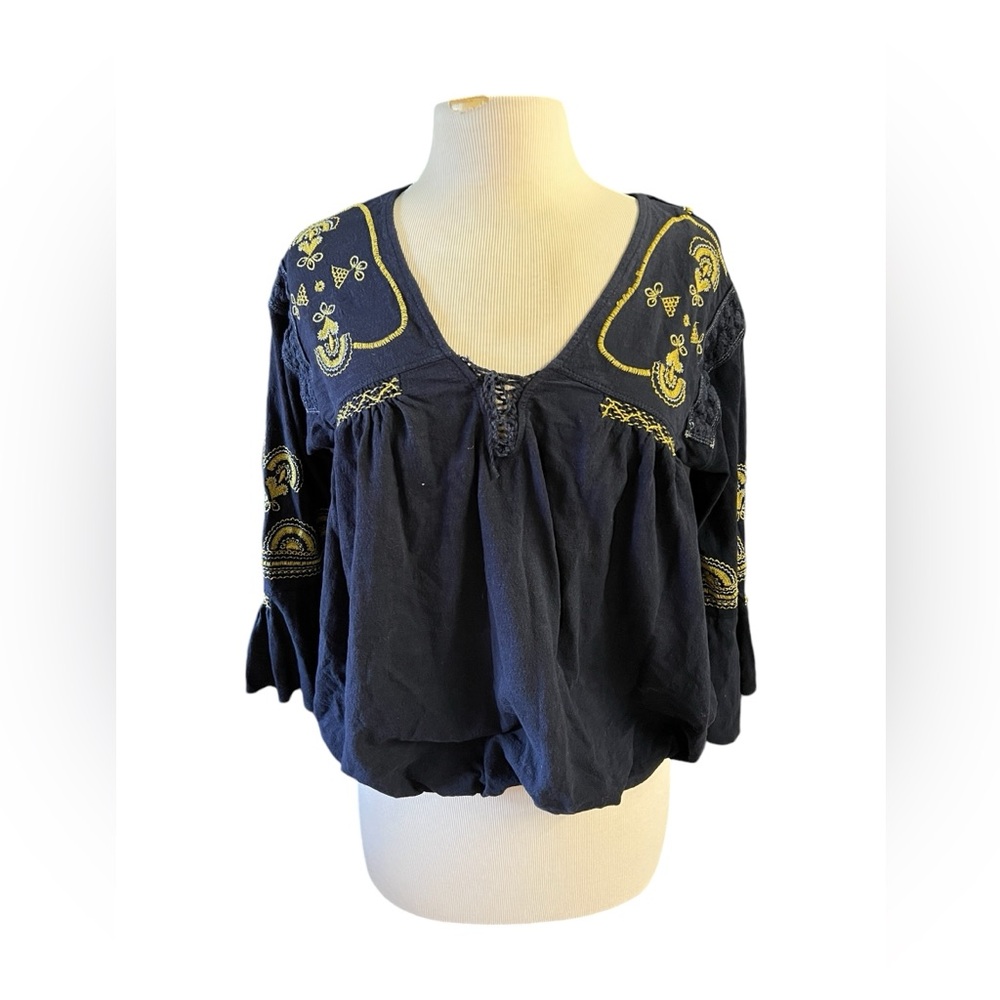 Free People M navy blue embroidered peasant top